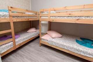 Хостел Свои Пятигорск Спальное место на двухъярусной кровати в общем 6-местном женском номере-4