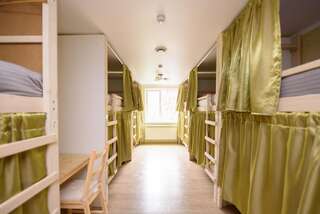 Хостел Свои Пятигорск Нижнее спальное место на двухъярусной кровати в 12-местном общем номере для мужчин-5